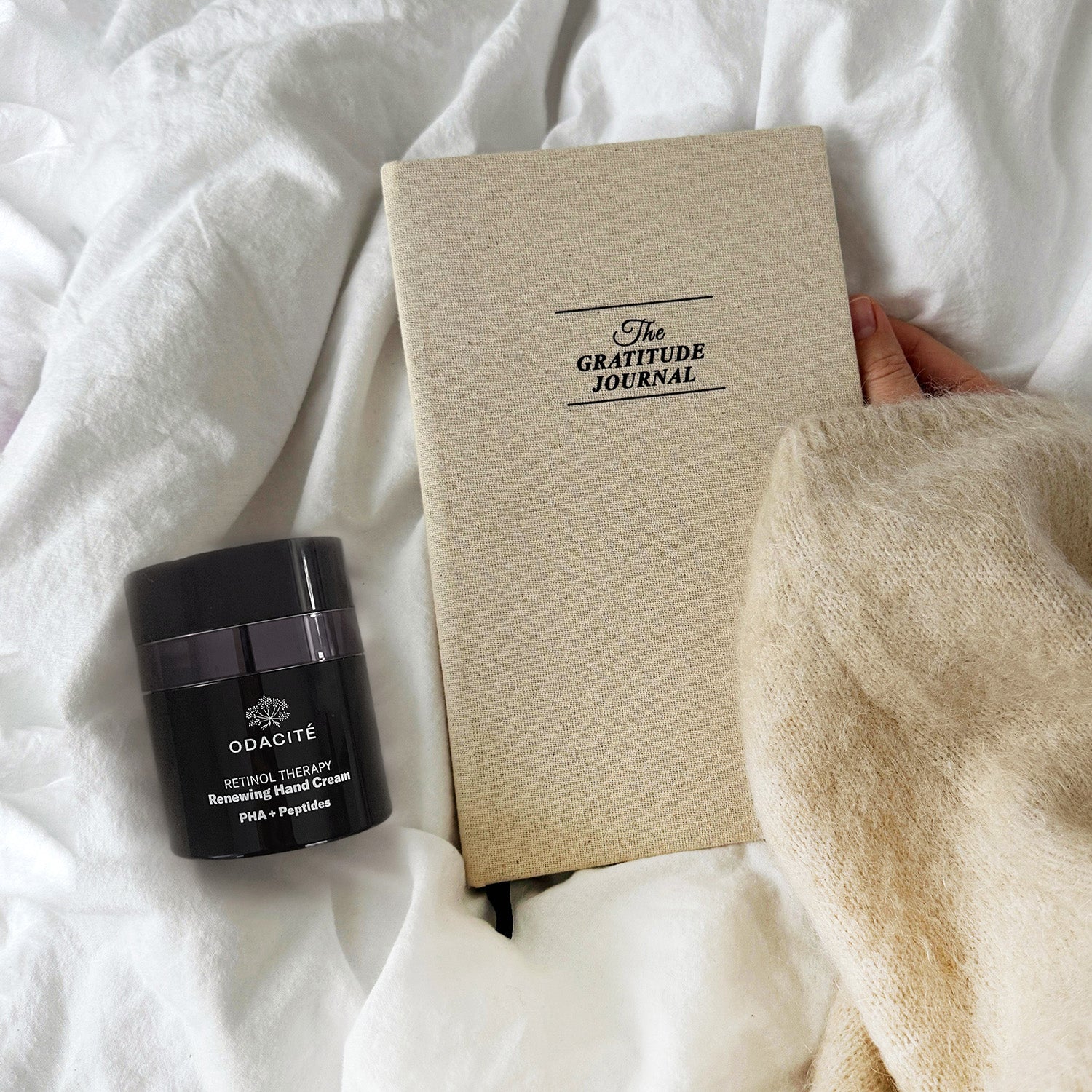 Retinol Therapy Renewing Hand Cream | PHA + Peptides | Odacité